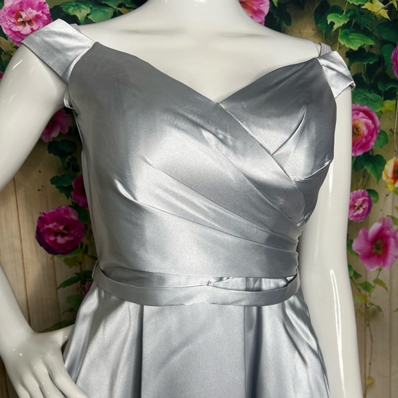 Cindy Collection Flare and Fit Short Dress with Pockets - Picture 2 of 6